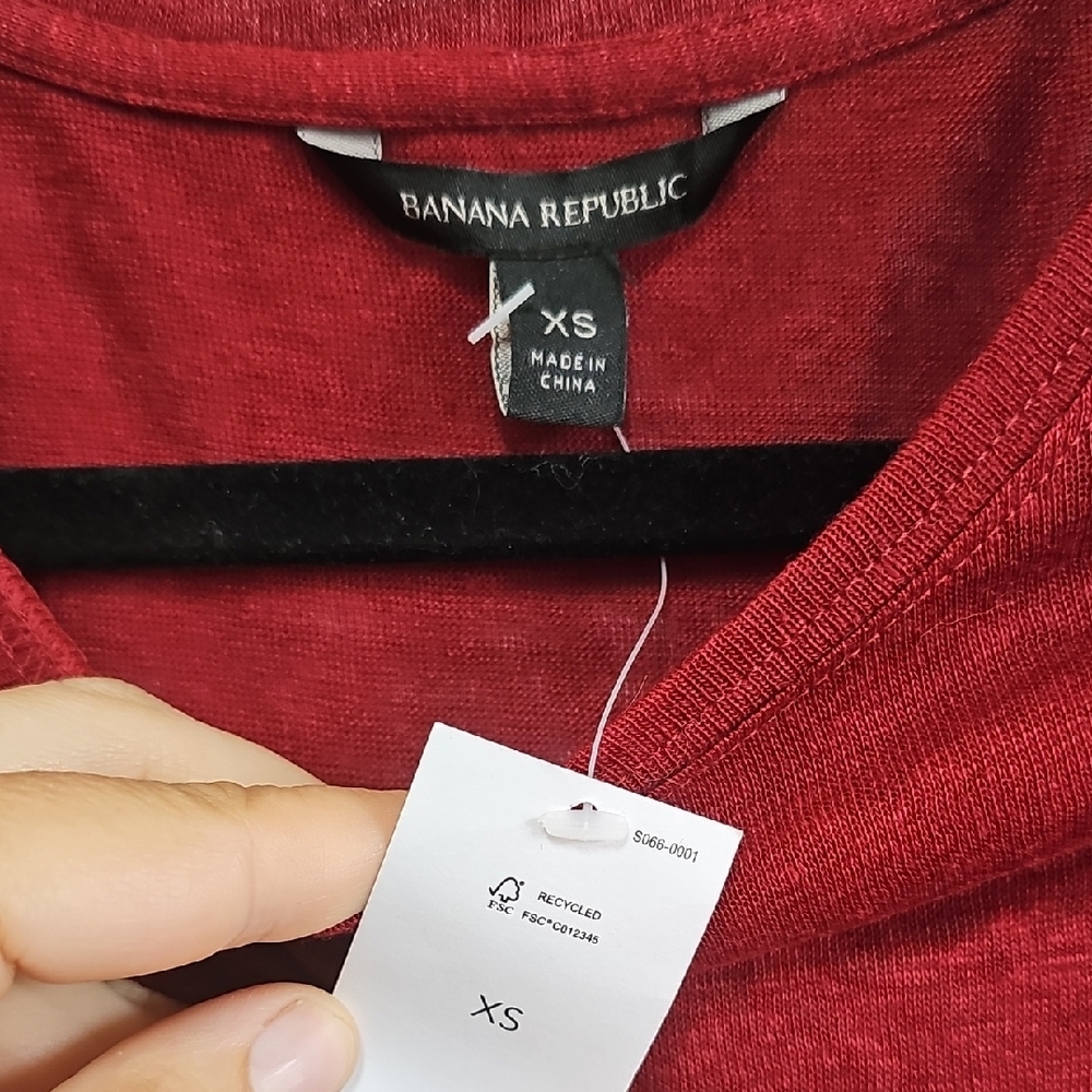 Banana Republic Red Short Sleeve Linen Tee Essential - Picture 2 of 5